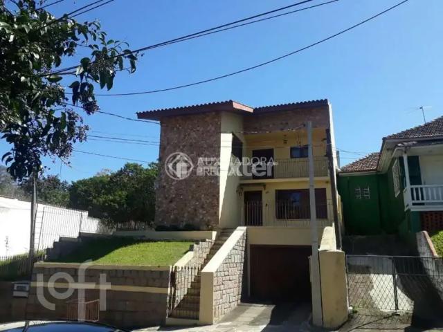 Casa / Sobrado para Venda em Porto Alegre/RS Vila Ipiranga 3 Quartos