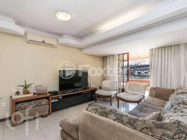 Casa / Sobrado para Venda em Porto Alegre/RS Vila Ipiranga 3 Quartos