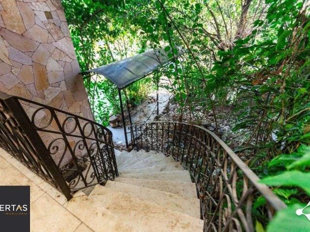 Casa / Sobrado para Venda em Porto Alegre/RS Vila Ipiranga 3 Quartos