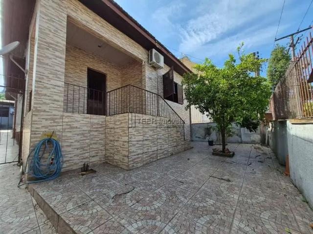 Casa / Sobrado para Venda em Porto Alegre/RS Vila Ipiranga 3 Quartos