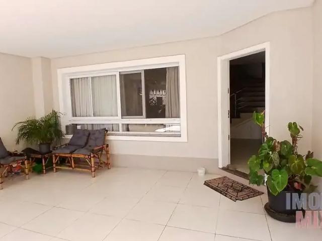 Casa / Sobrado para Venda em Porto Alegre/RS Vila Ipiranga 3 Quartos