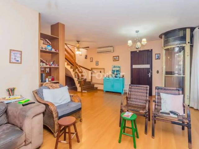 Casa / Sobrado para Venda em Porto Alegre/RS Vila Ipiranga 3 Quartos