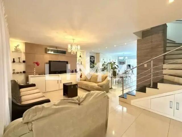 Casa / Sobrado para Venda em Porto Alegre/RS Vila Ipiranga 3 Quartos