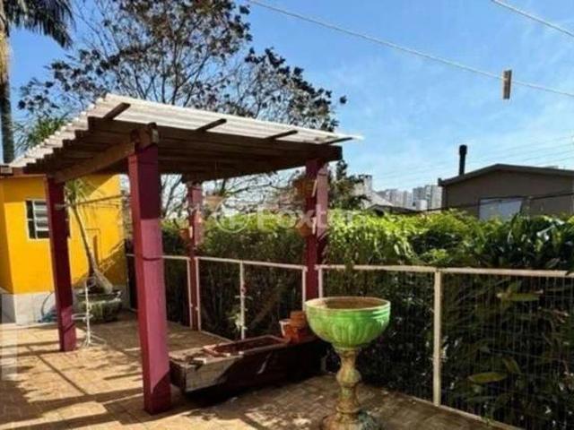 Casa / Sobrado para Venda em Porto Alegre/RS Vila Ipiranga 3 Quartos