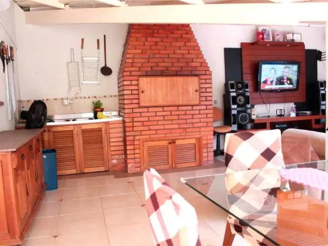 Casa / Sobrado para Venda em Porto Alegre/RS Vila Ipiranga 4 Quartos