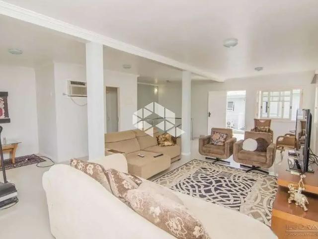 Casa / Sobrado para Venda em Porto Alegre/RS Vila Ipiranga 4 Quartos