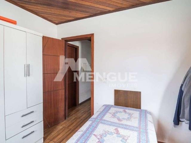 Casa / Sobrado para Venda em Porto Alegre/RS Vila Ipiranga 4 Quartos