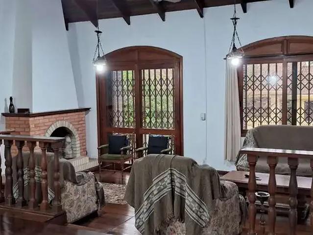 Casa / Sobrado para Venda em Porto Alegre/RS Vila Ipiranga 4 Quartos