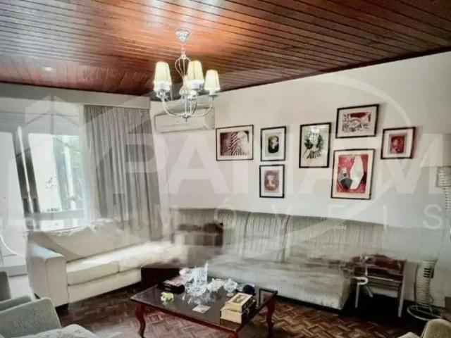 Casa / Sobrado para Venda em Porto Alegre/RS Vila Ipiranga 4 Quartos