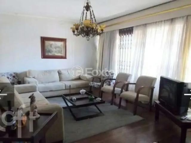 Casa / Sobrado para Venda em Porto Alegre/RS Vila Ipiranga 4 Quartos