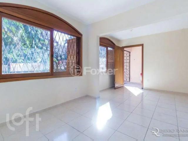 Casa / Sobrado para Venda em Porto Alegre/RS Vila Ipiranga 4 Quartos