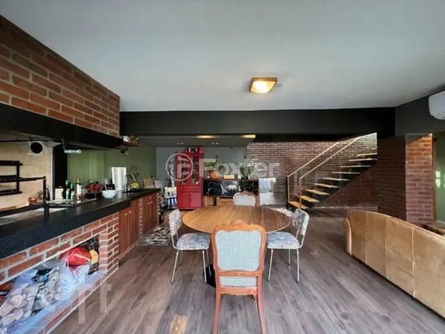 Casa / Sobrado para Venda em Porto Alegre/RS Vila Ipiranga 4 Quartos
