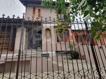 Casa / Sobrado para Venda em Porto Alegre/RS Vila Ipiranga 4 Quartos