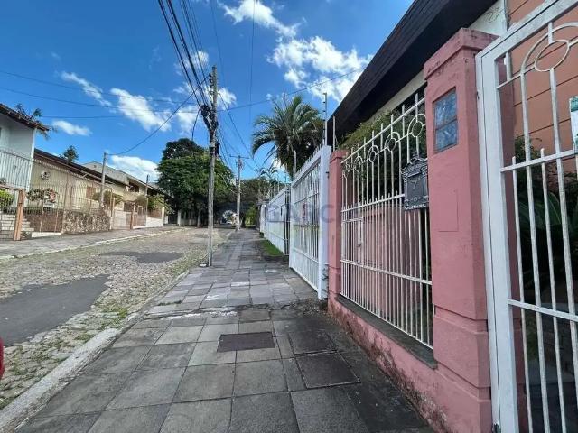 Casa / Sobrado para Venda em Porto Alegre/RS Vila Ipiranga 4 Quartos