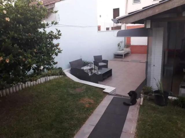 Casa / Sobrado para Venda em Porto Alegre/RS Vila Ipiranga 5 Quartos