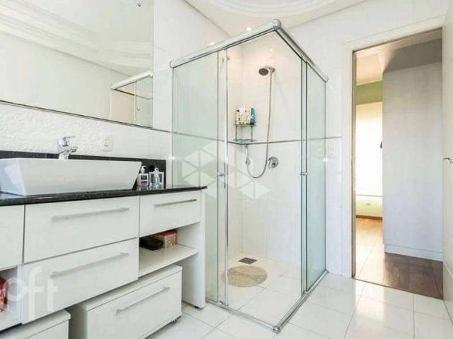 Casa / Sobrado para Venda em Porto Alegre/RS Vila Ipiranga 6 Quartos