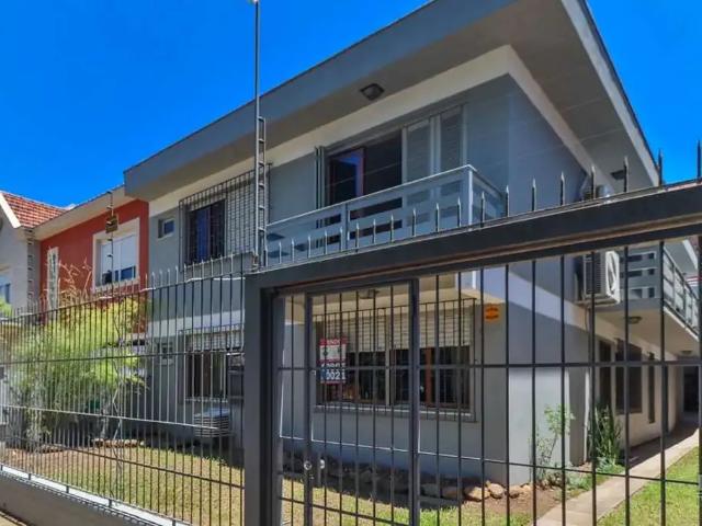 Casa / Sobrado para Venda em Porto Alegre/RS Vila Ipiranga 7 Quartos