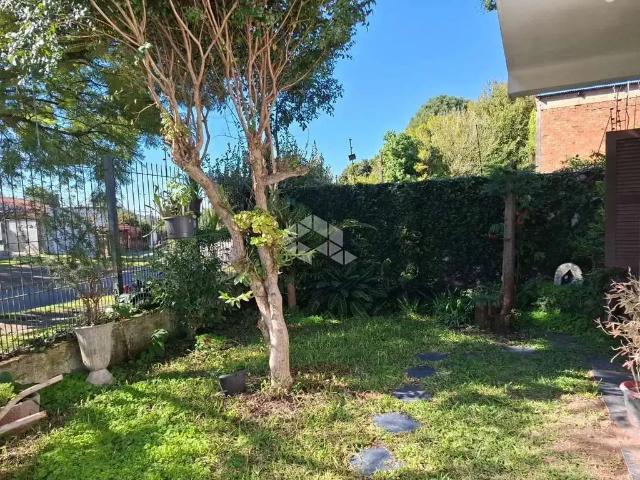 Casa / Sobrado para Venda em Porto Alegre/RS Vila Jardim 4 Quartos