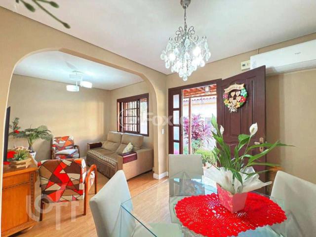 Casa / Sobrado para Venda em Porto Alegre/RS Vila Jardim 4 Quartos