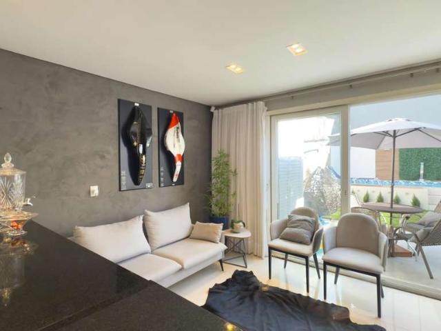 Casa / Sobrado para Venda em Porto Alegre/RS Vila Jardim 4 Quartos