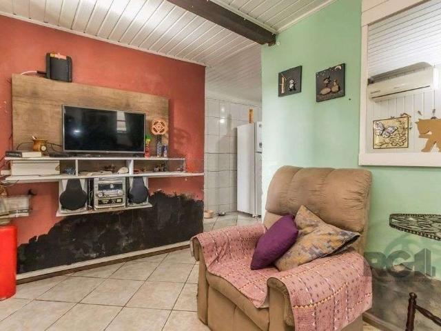 Casa / Sobrado para Venda em Porto Alegre/RS Vila Jardim 4 Quartos