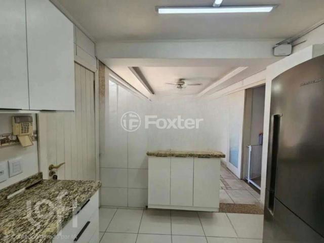Casa / Sobrado para Venda em Porto Alegre/RS Vila Jardim 4 Quartos