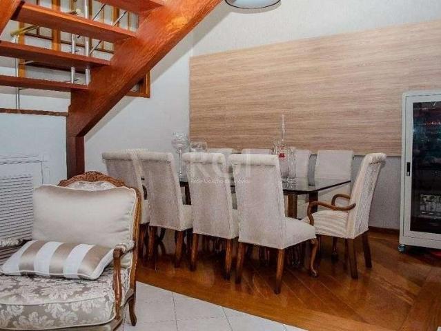 Casa / Sobrado para Venda em Porto Alegre/RS Vila Jardim 5 Quartos