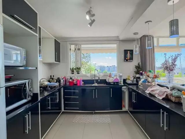 Casa / Sobrado para Venda em Porto Alegre/RS Vila Jardim 3 Quartos
