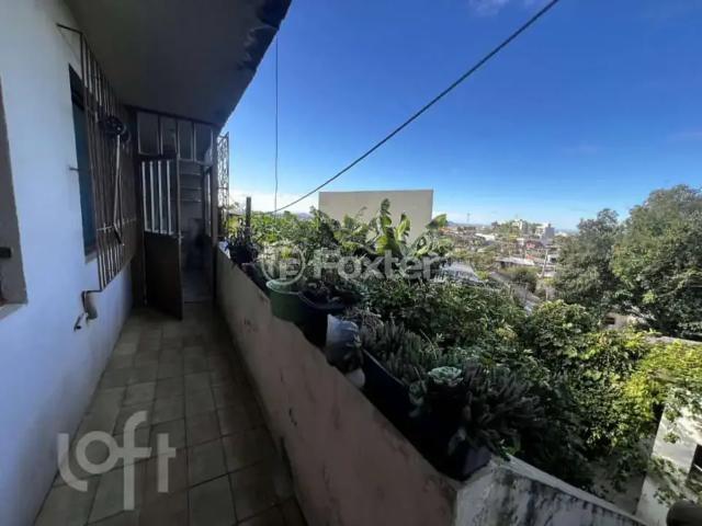 Casa / Sobrado para Venda em Porto Alegre/RS Vila Jardim 3 Quartos