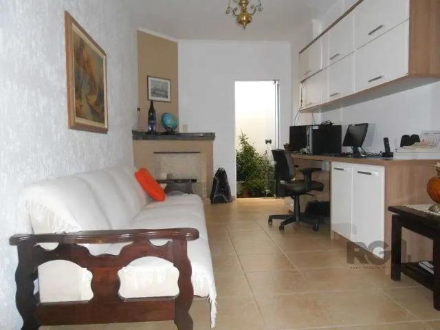 Casa / Sobrado para Venda em Porto Alegre/RS Agronomia 4 Quartos