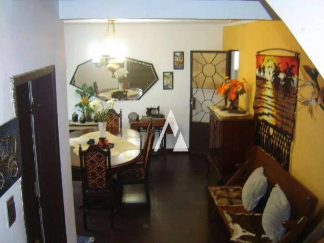 Casa / Sobrado para Venda em Porto Alegre/RS Azenha 3 Quartos