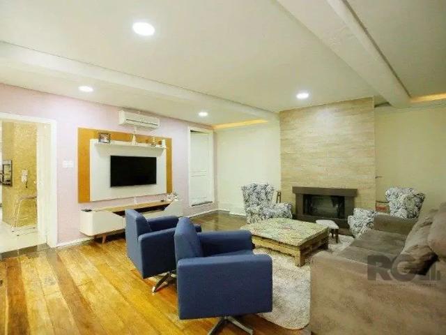 Casa / Sobrado para Venda em Porto Alegre/RS Azenha 4 Quartos