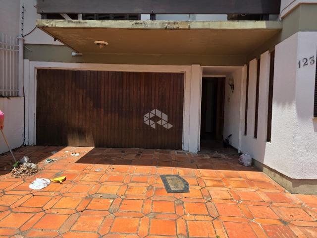 Casa / Sobrado para Venda em Porto Alegre/RS Azenha 4 Quartos