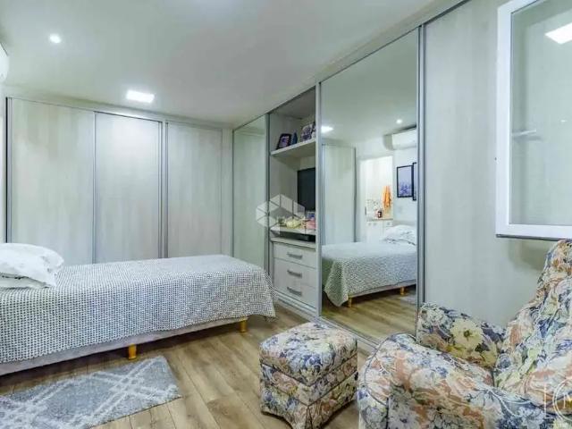 Casa / Sobrado para Venda em Porto Alegre/RS Azenha 4 Quartos