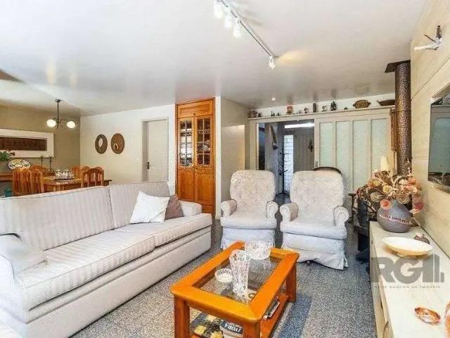 Casa / Sobrado para Venda em Porto Alegre/RS Azenha 4 Quartos