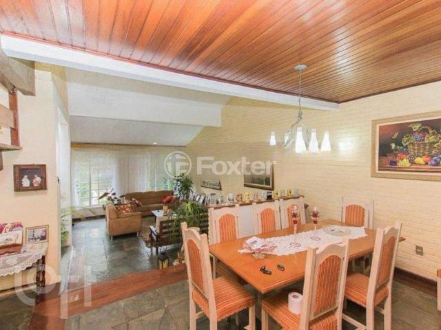 Casa / Sobrado para Venda em Porto Alegre/RS Boa Vista 5 Quartos