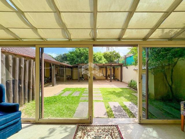 Casa / Sobrado para Venda em Porto Alegre/RS Boa Vista 4 Quartos