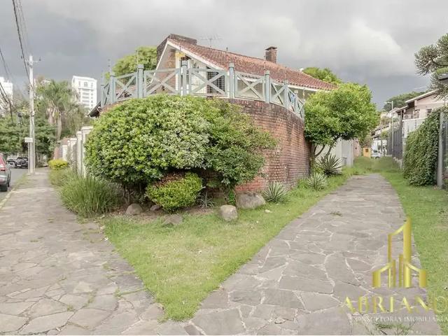Casa / Sobrado para Venda em Porto Alegre/RS Boa Vista 4 Quartos