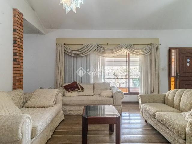 Casa / Sobrado para Venda em Porto Alegre/RS Boa Vista 5 Quartos