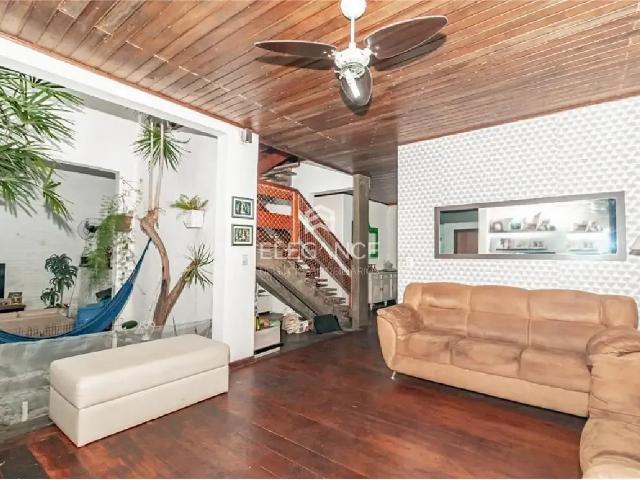 Casa / Sobrado para Venda em Porto Alegre/RS Boa Vista 6 Quartos