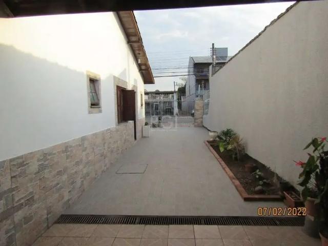 Casa / Sobrado para Venda em Porto Alegre/RS Camaquã 3 Quartos