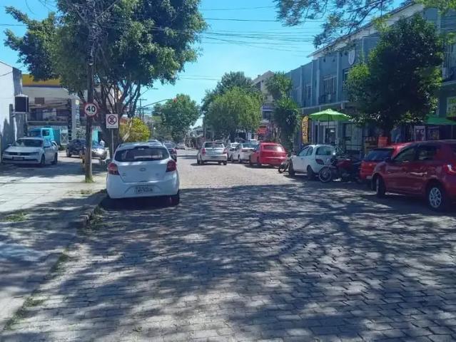 Casa / Sobrado para Venda em Porto Alegre/RS Camaquã 3 Quartos