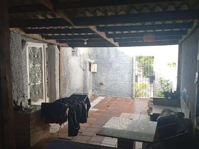Casa / Sobrado para Venda em Porto Alegre/RS Camaquã 3 Quartos
