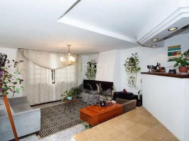 Casa / Sobrado para Venda em Porto Alegre/RS Camaquã 3 Quartos