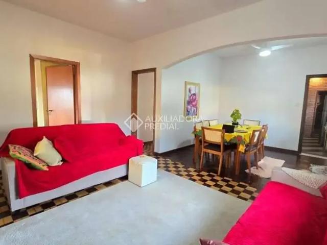 Casa / Sobrado para Venda em Porto Alegre/RS Camaquã 3 Quartos