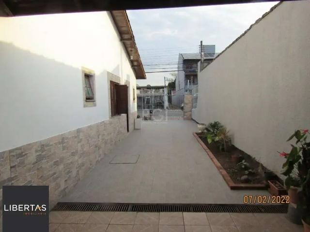 Casa / Sobrado para Venda em Porto Alegre/RS Camaquã 3 Quartos