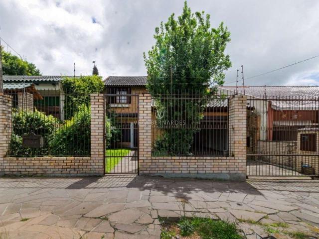 Casa / Sobrado para Venda em Porto Alegre/RS Camaquã 3 Quartos