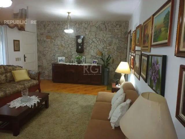 Casa / Sobrado para Venda em Porto Alegre/RS Camaquã 3 Quartos