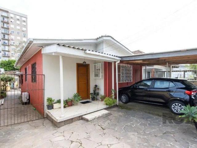 Casa / Sobrado para Venda em Porto Alegre/RS Camaquã 2 Quartos