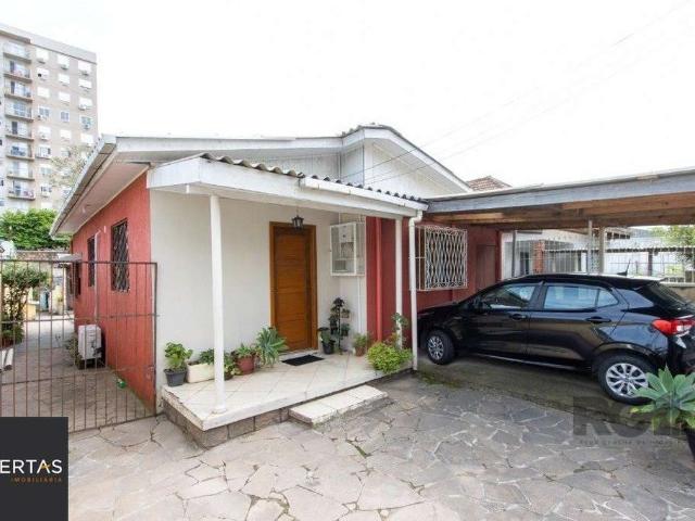 Casa / Sobrado para Venda em Porto Alegre/RS Camaquã 2 Quartos